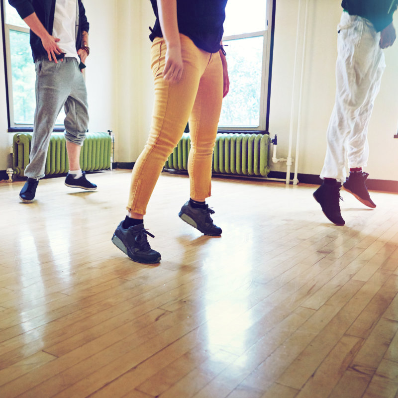 Lezione di hip-hop adulti in sala danza